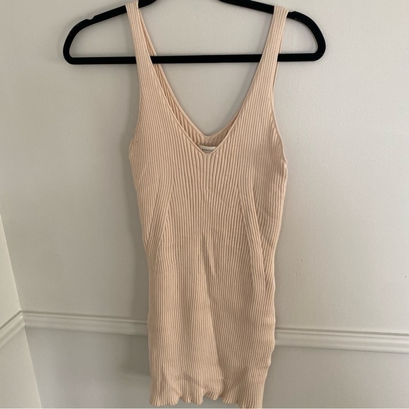 Aritzia Babaton Sculpt Knit V Neck Ribbed Tank Black Sz XS - Picture 3 of 7